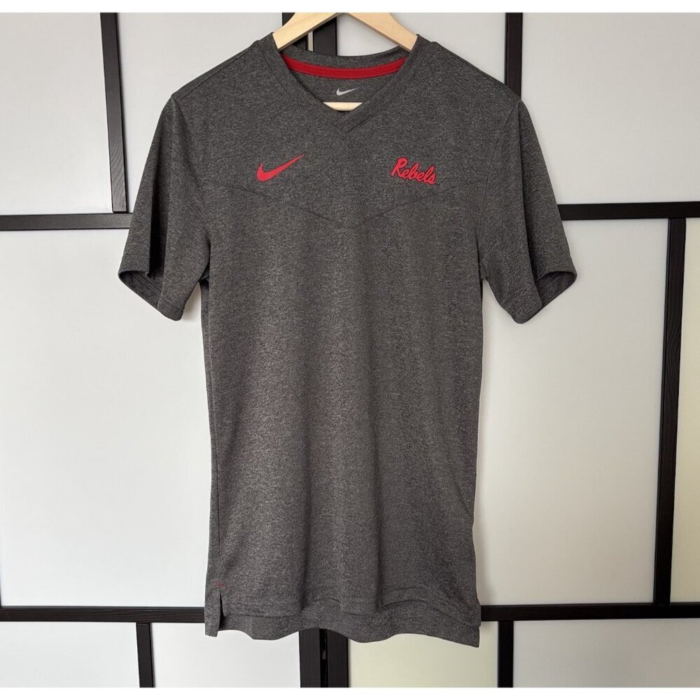 NIKE Mens Charcoal Mississippi Rebels UV Tee T-shirt Size Small Sport Gym Preppy